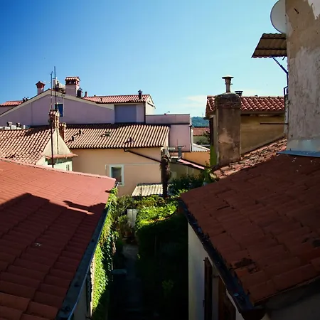 The Bell Tower Hideaway Apartamento *